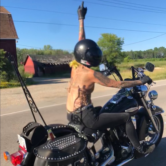 Meet your Posher, Kristen - Picture 2 of 11